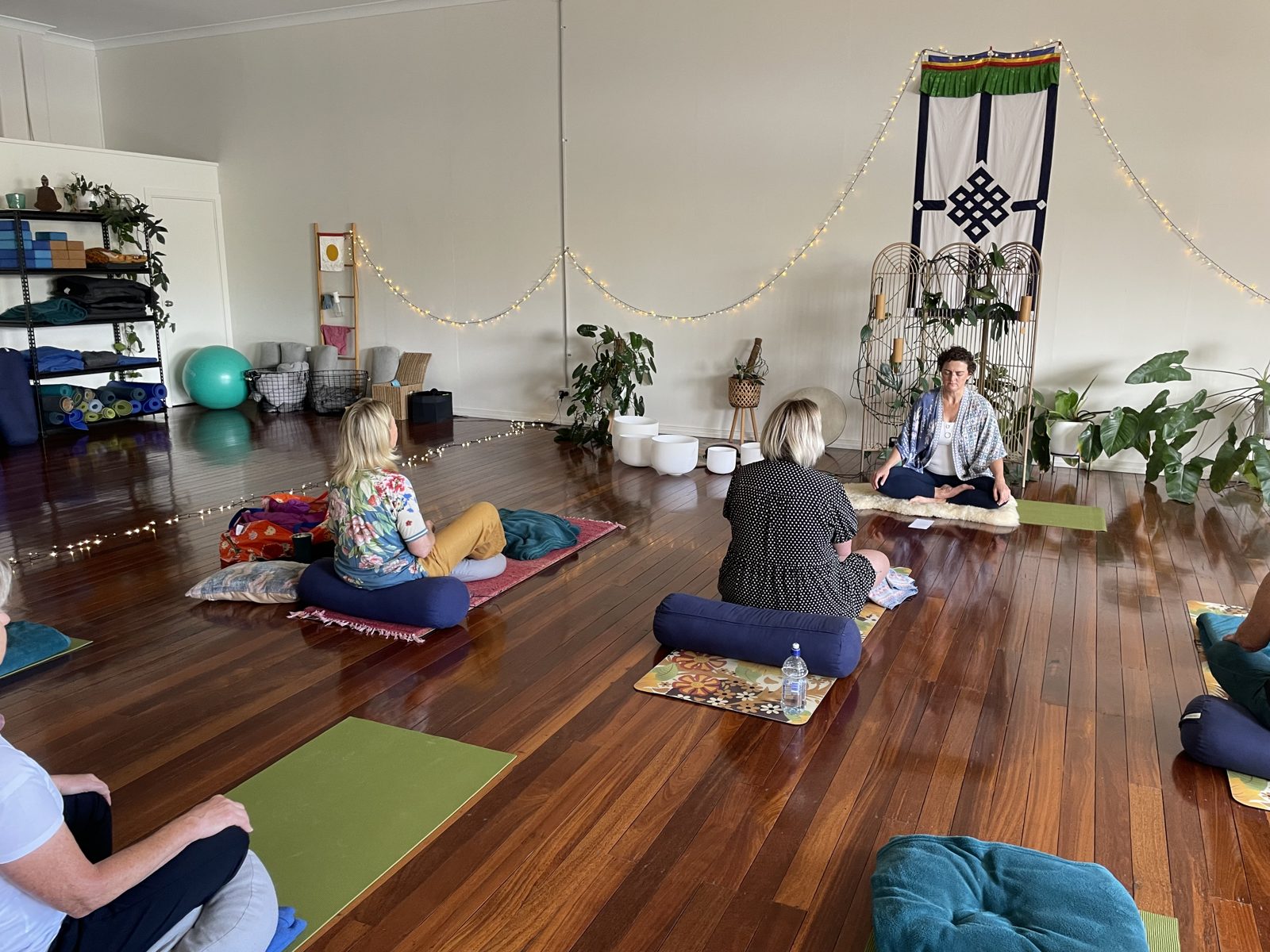 Hridaya teaching a group breathwork session